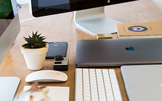 png电子网站🏀米切尔30+6+6 希罗33+6 小米切尔末节14分 骑士胜热火2-0领先