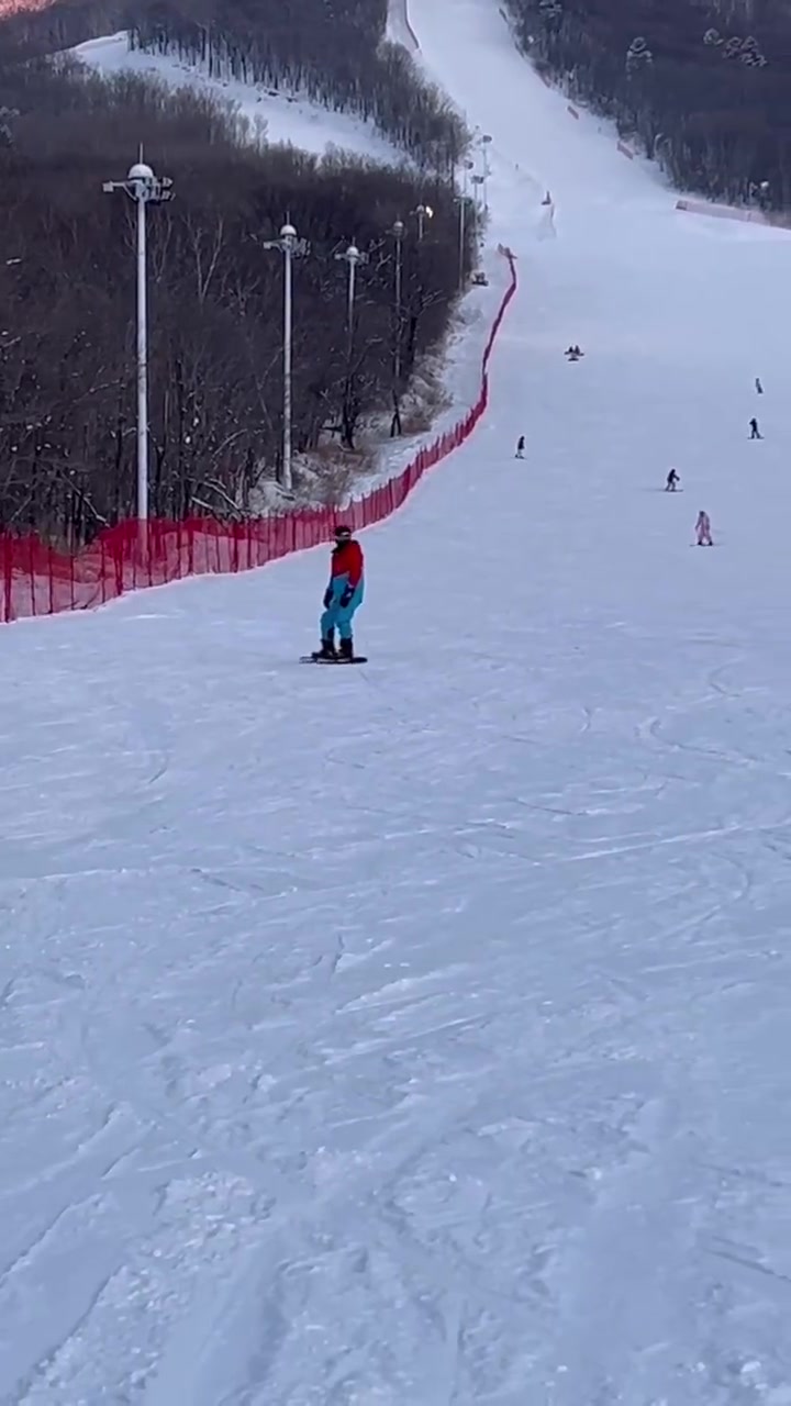 电子png游戏这不就是正常推坡么👉Xun分享滑雪视频：两天速成怎么说