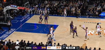 png电子网站受犯规困扰！唐斯12中3拿到11分6板3助 另有3失误5犯规&正负值-15