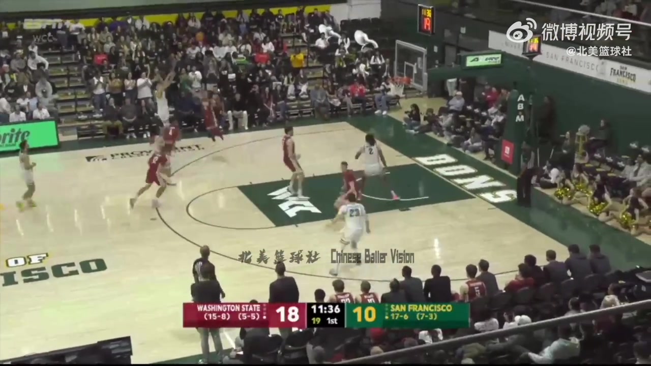 电子png游戏越打越好！王俊杰12中6得到大学生涯新高的16分 三分8中3