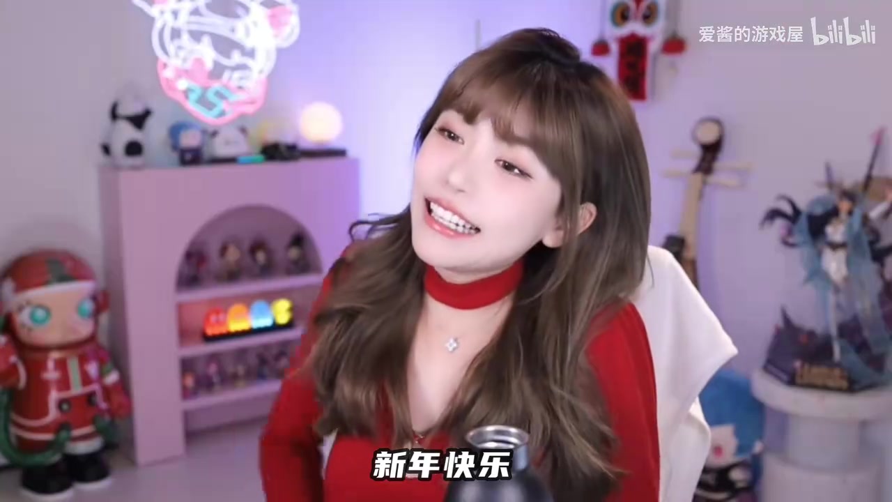 png电子官网你想表达啥？前LPL解说周淑怡透露：大年初一来大姨妈 气的直爆粗口！