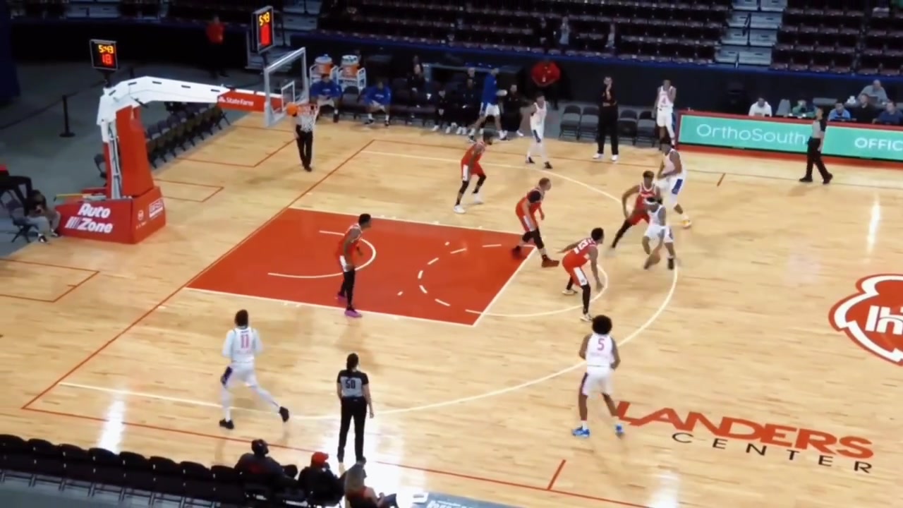 png电子平台G联盟场均17.7分2.7板5.1助！一起看看广东新援伯克的集锦视频