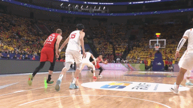 png电子平台哪里跑🖐️！曾凡博贴身防守 钉板大帽佐佐木隆成