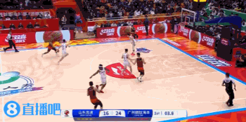 电子png游戏😎手起刀落！刘毅底角接球稳稳命中压哨三分