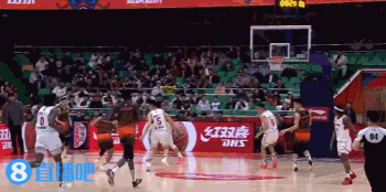 电子png游戏😎手起刀落！刘毅底角接球稳稳命中压哨三分