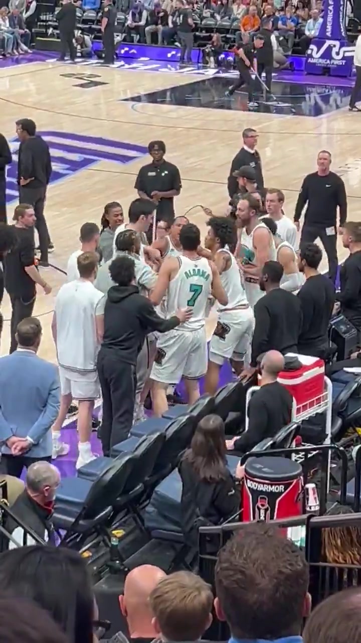 png电子网站🥵贝恩&阿尔达马内讧内容：法克令堂！能不能防守啊？