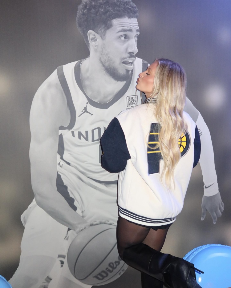 png电子官网哈利伯顿晒与女友合照：六年光阴&无数回忆&余生共度 爱你❤️