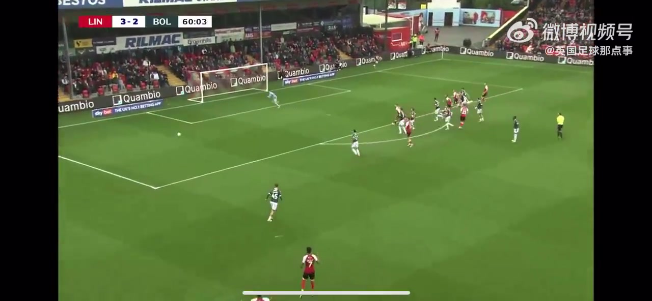 png电子网站英甲联赛本轮的任意球奇袭破门，想法+脚法都是上乘