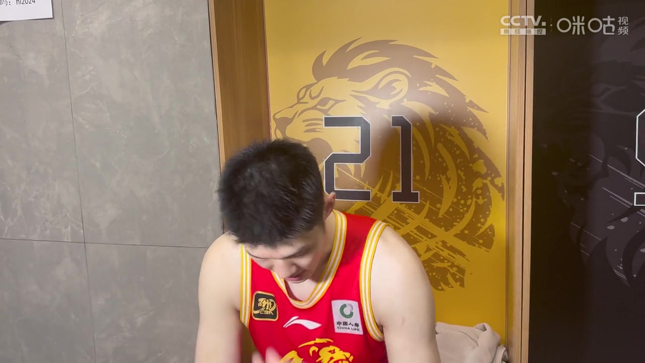 png电子官网胡金秋提及赵嘉仁哽咽：具体等官宣 没法和好兄弟一起战斗 很不舍