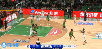 png电子官网😮卡尔顿上篮不中&与奥利弗抢篮板 前者连续起跳将球打进