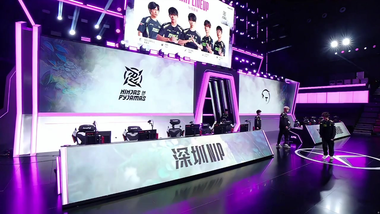 png电子网站十周年快乐！Doinb双手比十纪念自己职业之路十周年