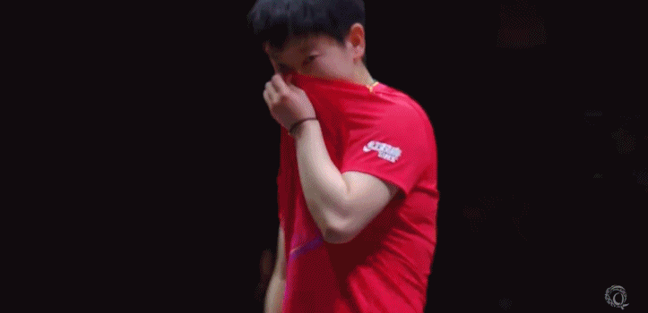 png电子平台喜悦的眼泪！孙颖莎夺冠落泪释放情绪，躺地庆祝夺冠