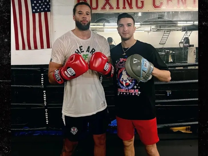 电子png游戏天赋➡️拳击台！33岁迈卡威转战拳坛首秀告捷 击败36岁业余拳手~