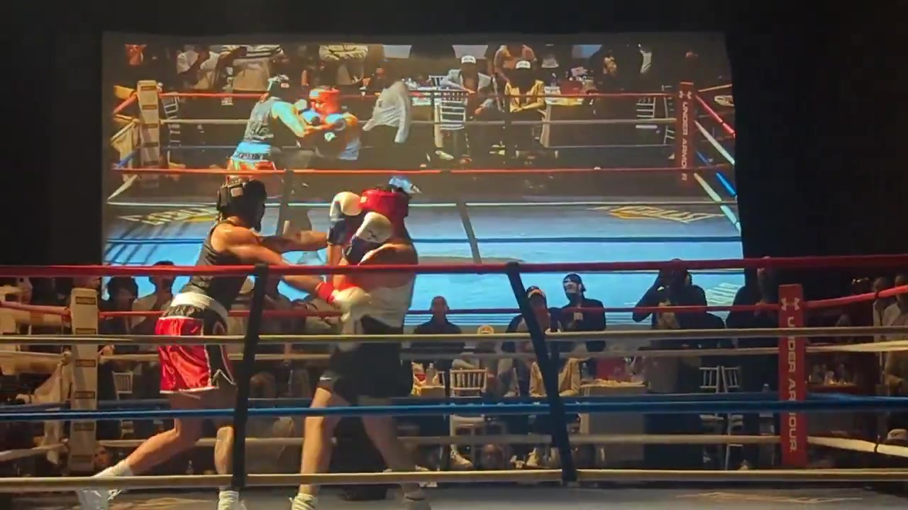 电子png游戏天赋➡️拳击台！33岁迈卡威转战拳坛首秀告捷 击败36岁业余拳手~