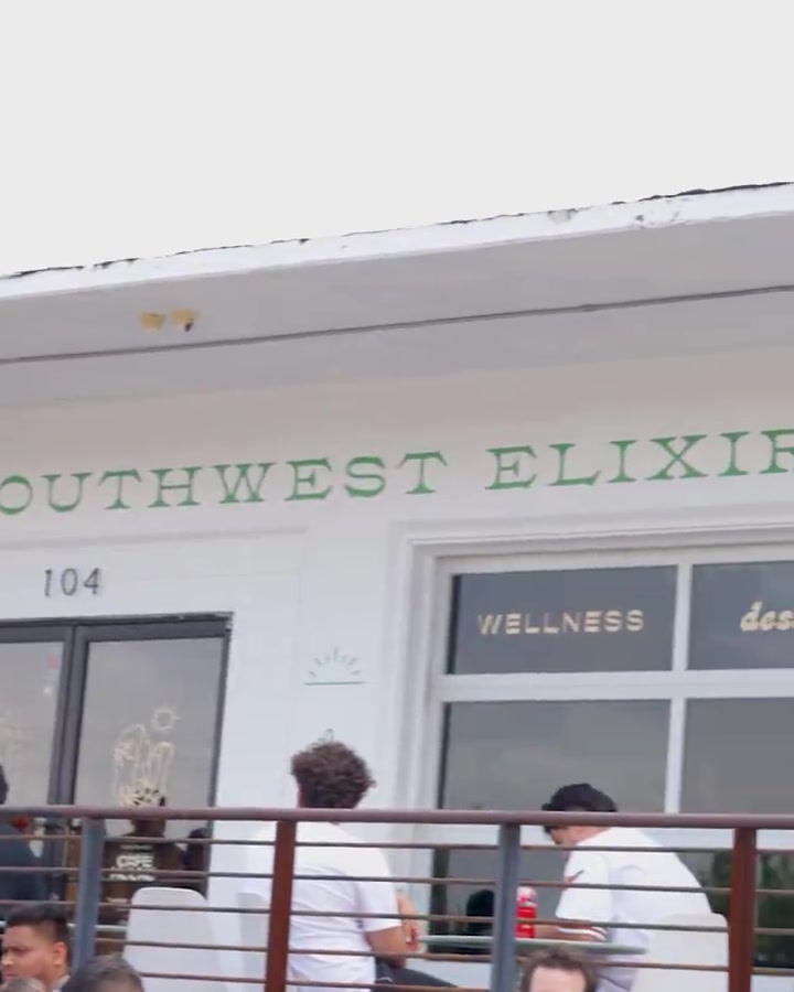 png电子😃来一杯！索汉在酒吧参加活动 为粉丝免费榨果汁