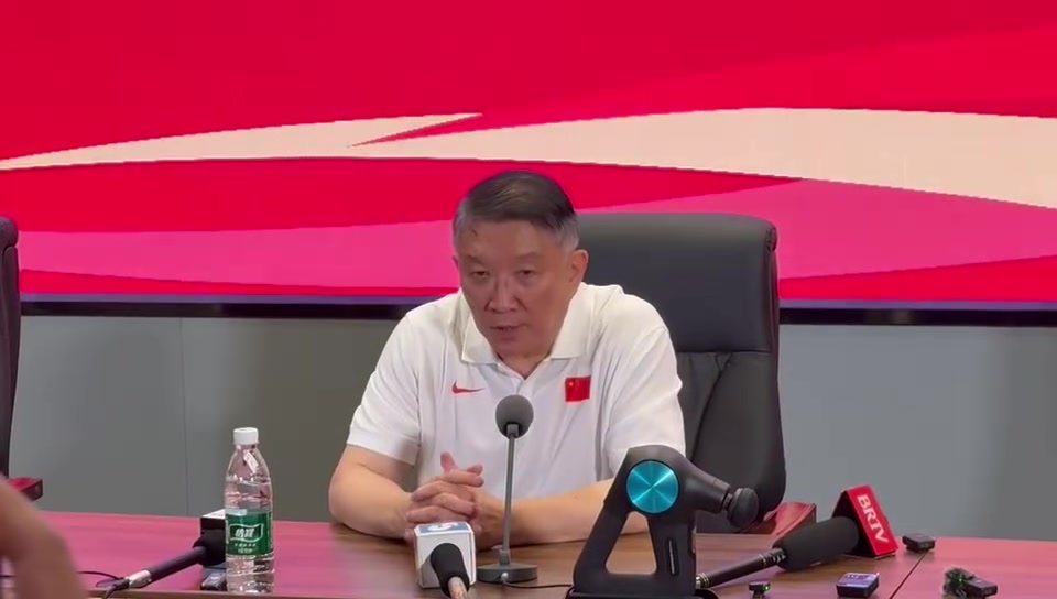 png电子网站宫鲁鸣：张子宇和姚明差不多重&摔一跤吓人一跳 脚步&对抗都要学